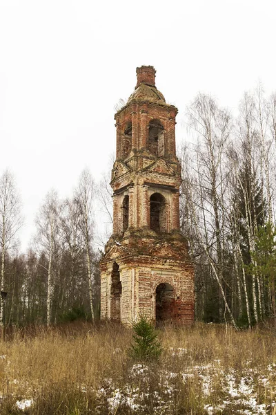 Заброшенная Трехъярусная Православная Колокольня — стоковое фото