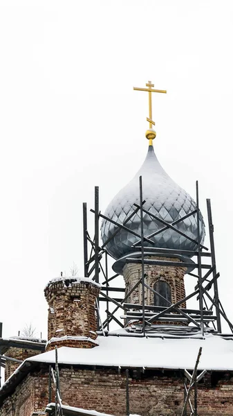 Eski Kilisenin Kubbesi Yıkımdan Sonra Restore Ediliyor — Stok fotoğraf