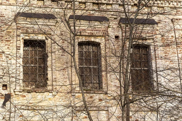 Вікно Старого Покинутого Храму Ззовні — стокове фото