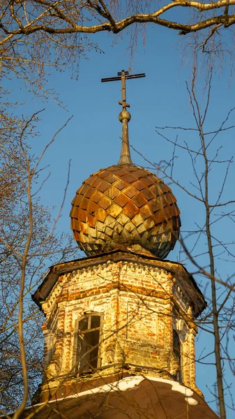 Луковый Купол Заброшенной Православной Церкви Плохом Состоянии — стоковое фото