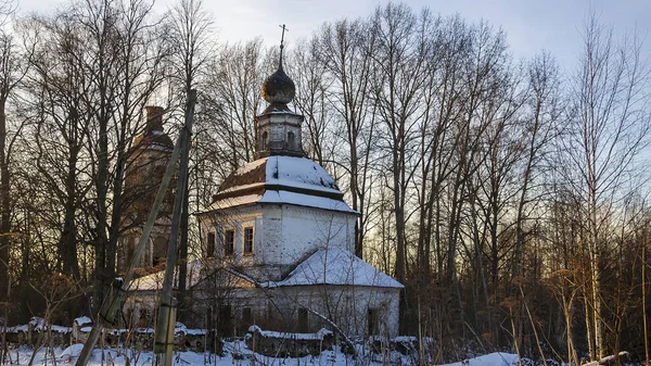 Εγκαταλειμμένη Ορθόδοξη Εκκλησία Bogoroditskaya Εκκλησία Του Χωριού Kishino Περιοχή Kostroma — Φωτογραφία Αρχείου