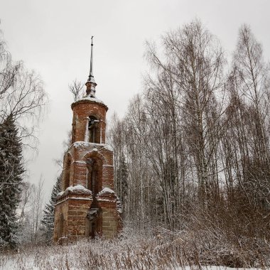 Ortodoks çan kulesinin yıkıntıları
