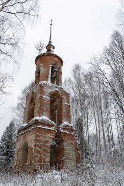 Ortodoks çan kulesinin yıkıntıları