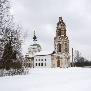 Ortodoks Kilisesi restorasyon sürecinde, Priskokovo köyü, Kostroma bölgesi, Rusya