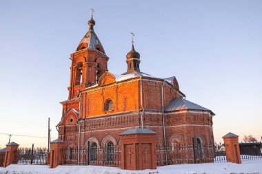 Kırmızı tuğla köy kilisesi, Dunilovo köyü, Ivanovo bölgesi, Rusya