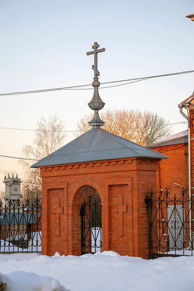 Arch Gate Front Ancient Orthodox Church Made Red Brick — Stock Photo, Image
