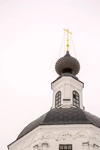 Цибульний Купол Золотим Хрестом Даху Православної Церкви — стокове фото