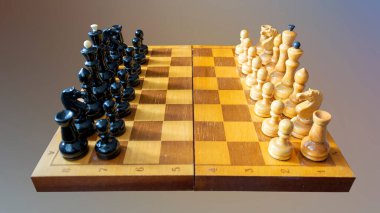 Antik tahta satranç oyunu