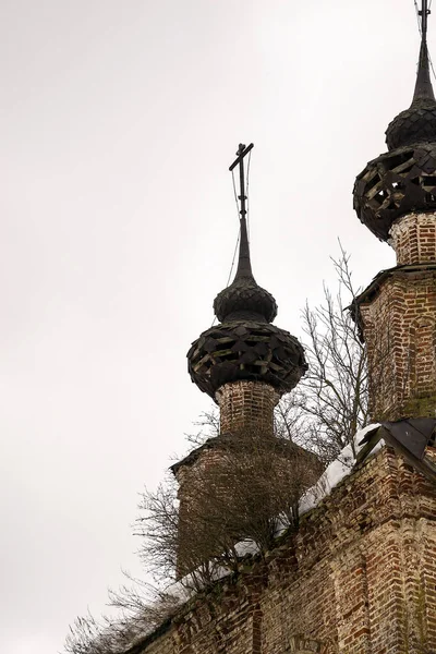 Zničené Černé Dómy Pravoslavného Kostela Vesnice Uglyovo Kostroma Rusko — Stock fotografie