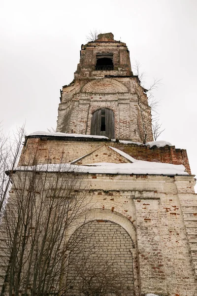 Campanario Ortodoxo Destruido Invierno Pueblo Uglyovo Región Kostroma Rusia —  Fotos de Stock