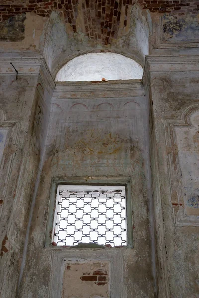 Inde Ødelagt Ortodoks Kirke - Stock-foto