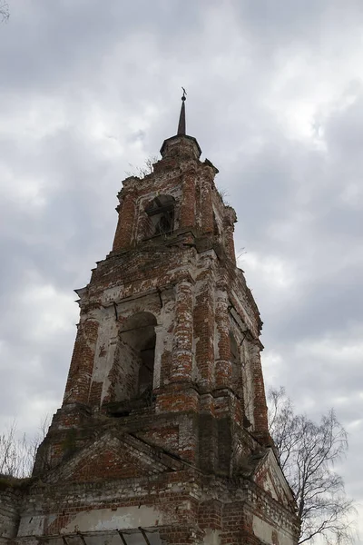 Vecchio Campanile Ortodosso Abbandonato Villaggio Troitsky Regione Kostroma Russia — Foto Stock