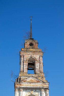 antik taş Ortodoks çan kulesi, Nasakino köyü, Kostroma bölgesi, Rusya