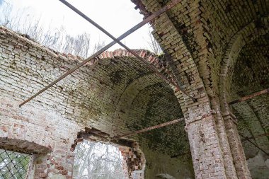 yıkılmış Ortodoks kilisesi, Troitsky köyü, Kostroma bölgesi, Rusya