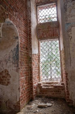 yıkılmış Ortodoks kilisesi, Troitsky köyü, Kostroma bölgesi, Rusya