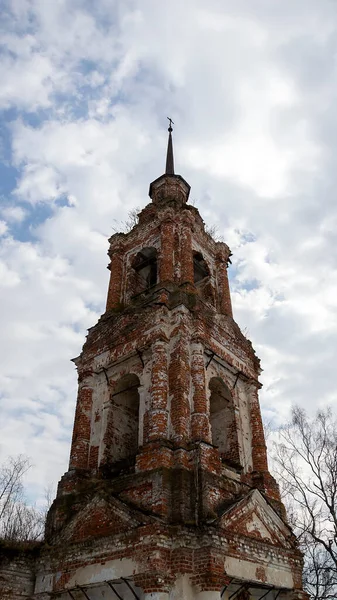 Vecchio Campanile Ortodosso Abbandonato Villaggio Troitsky Regione Kostroma Russia — Foto Stock