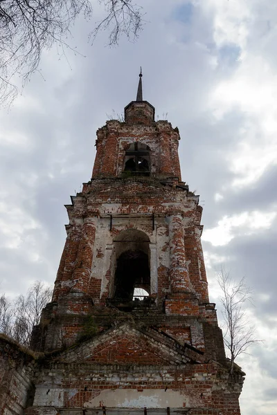 Velho Torre Sino Ortodoxa Abandonada Aldeia Troitsky Região Kostroma Rússia — Fotografia de Stock
