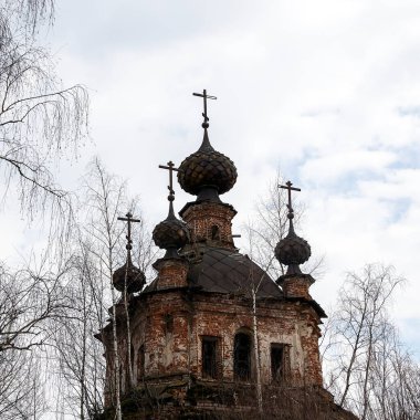 Beş kubbeli Ortodoks kilisesi, Troitsky köyü, Kostroma bölgesi, Rusya