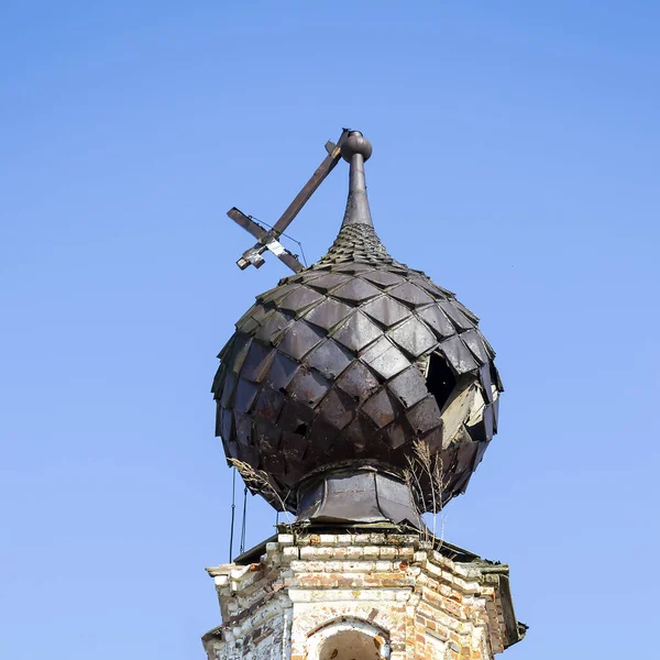 Lerombolták Ortodox Templom Ősi Kupoláját — Stock Fotó
