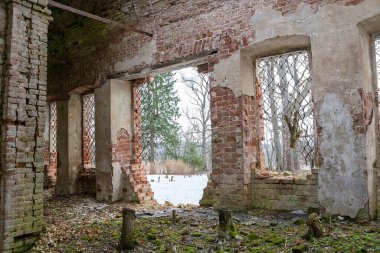 yıkılmış Ortodoks kilisesi, Troitsky köyü, Kostroma bölgesi, Rusya
