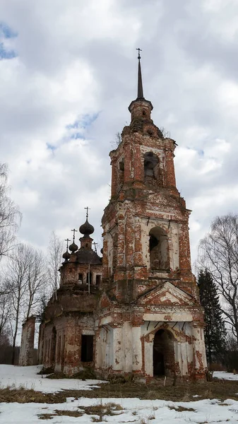 Terk Edilmiş Ortodoks Kilisesi Troitsky Köyü Kostroma Bölgesi Rusya — Stok fotoğraf
