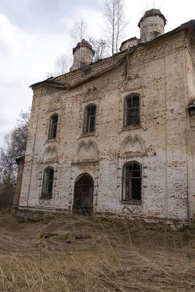 俄罗斯科斯特罗马地区Ustye Neiskoye村废弃的东正教旧教堂 建于1796年 — 图库照片