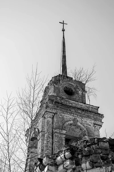 俄罗斯科斯特马地区Nasakino村古石柱东正教钟楼 — 图库照片