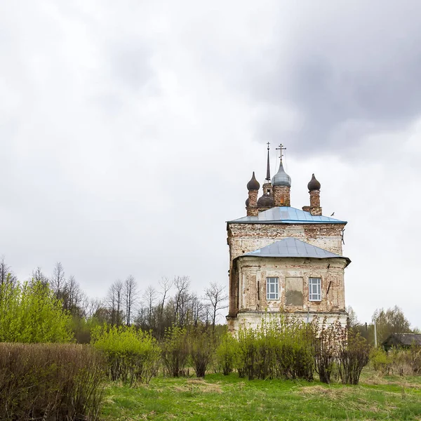 Paesaggio Chiesa Ortodossa Rurale Villaggio Shakhovo Regione Kostroma Russia Costruito — Foto Stock