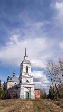Antik Ortodoks kilisesi, Korshunovo köyü, Kostroma bölgesi, Rusya, 1800 'de inşa edildi.