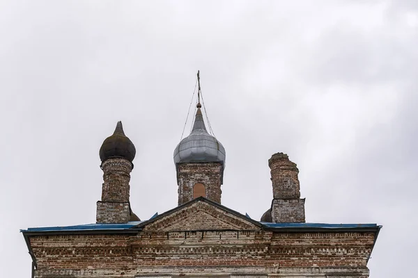 Zničené Dómy Pravoslavného Kostela Vesnice Shakhovo Region Kostroma Rusko Postavený — Stock fotografie