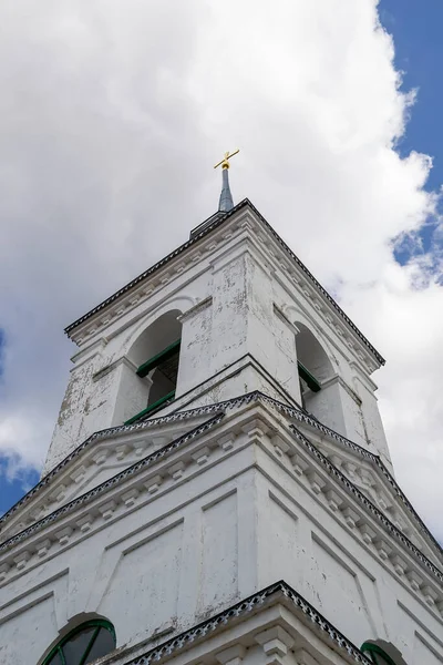 Bílá Ortodoxní Zvonice Vesnice Koršunovo Kostroma Rusko Postavena Roce 1800 — Stock fotografie