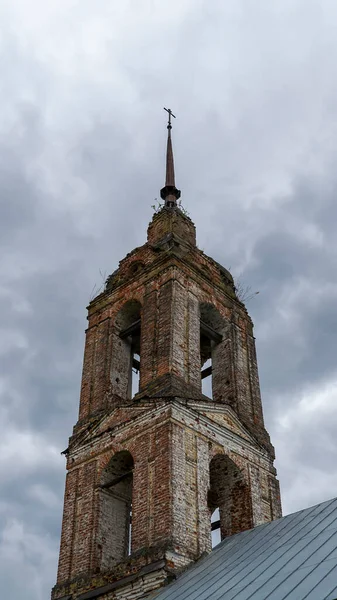 Torre Sino Igreja Aldeia Aldeia Shishkino Região Kostroma Rússia Ano — Fotografia de Stock