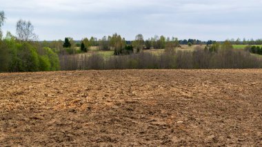 Taze sürülmüş toprak, ekilebilir arazi