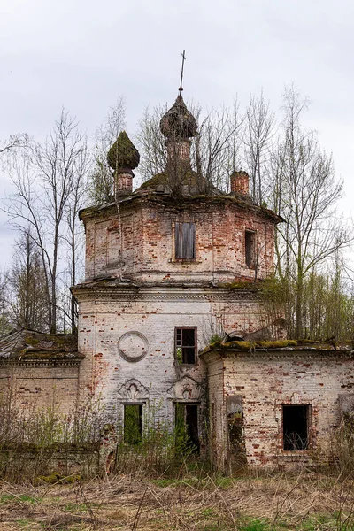 俄罗斯科斯特罗马地区Grudevo村 废弃东正教教堂 建于1801年 — 图库照片