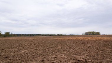 Taze sürülmüş toprak, ekilebilir arazi