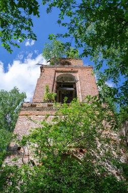 Taştan Ortodoks çan kulesi, Rusya,