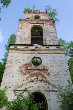 Taştan Ortodoks çan kulesi, Rusya,