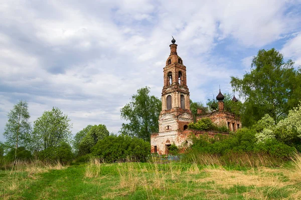 Paisaje Destruido Iglesia Ortodoxa Región Kostroma Rusia Nikolo Mosty Tramo —  Fotos de Stock