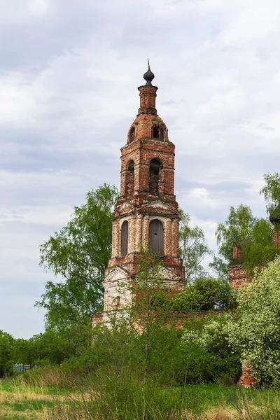 Antiguo Campanario Ortodoxo Destruido Región Kostroma Rusia Nikolo Mosty Tracto — Foto de Stock