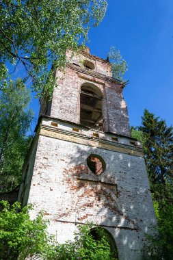 Taştan Ortodoks çan kulesi, Rusya,