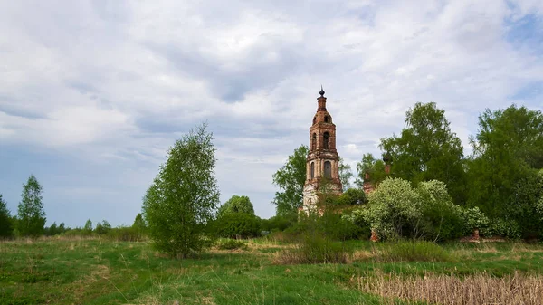 Paisaje Destruido Iglesia Ortodoxa Región Kostroma Rusia Nikolo Mosty Tramo —  Fotos de Stock