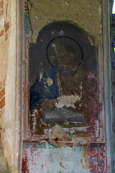 Restos Pinturas Nas Paredes Uma Igreja Ortodoxa Destruída Rússia Aldeia — Fotografia de Stock