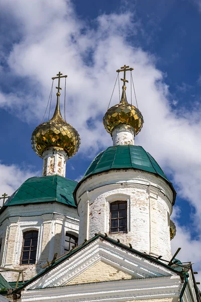 Cúpula Dorada Iglesia Ortodoxa —  Fotos de Stock