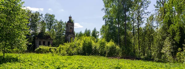 Paisagem Igreja Ortodoxa Rússia Aldeia Ryapolovo Ano Construção 1791 Atualmente — Fotografia de Stock