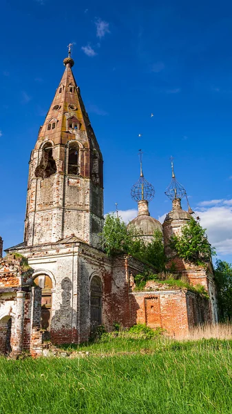 Eine Alte Verlassene Orthodoxe Kirche Das Dorf Ostrov Provinz Kostroma — Stockfoto