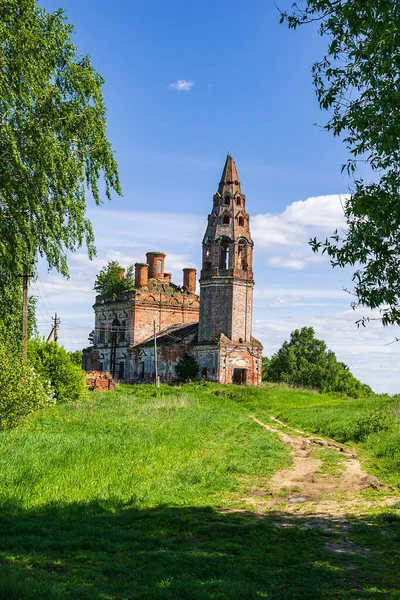 Paisaje Abandonado Iglesia Ortodoxa Pueblo Nikitskoye Provincia Kostroma Rusia Año —  Fotos de Stock