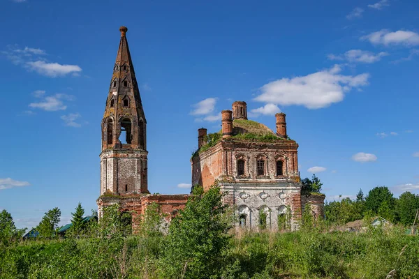 Krajina Zničeného Pravoslavného Kostela Vesnice Mitino Provincie Kostroma Rusko Píše — Stock fotografie