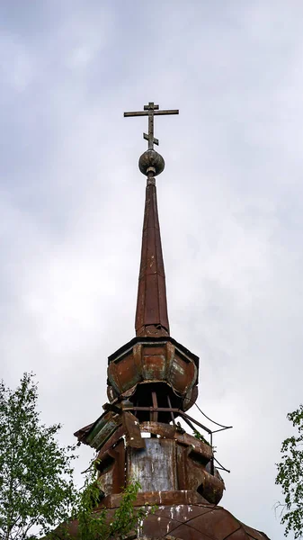 Die Scharfe Spitze Des Orthodoxen Glockenturms Das Dorf Fedorovo Provinz — Stockfoto
