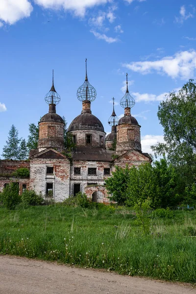 Starý Opuštěný Pravoslavný Kostel Vesnice Ostrov Provincie Kostroma Rusko Píše — Stock fotografie