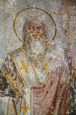 Rusya 'nın Kostroma ilinin Sukhorukovo köyünde terk edilmiş bir Ortodoks kilisesinde duvar resmi. Bina 18. yüzyılın sonunda inşa edildi. Şu anda tapınak terk edilmiş durumda..